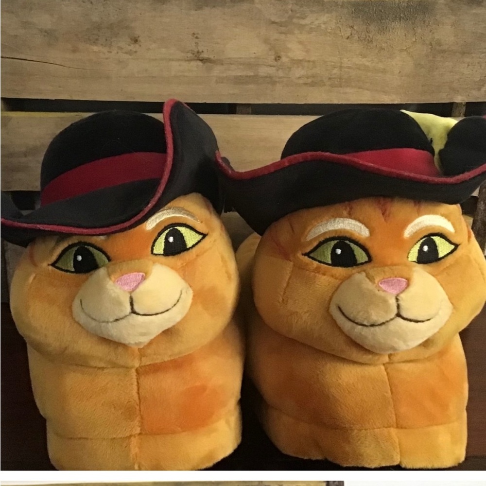 Vintage -Rare -Find - Dreamworks Puss & Boots slippers L size New WO Tags